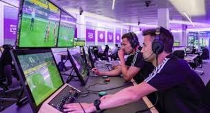 LPL最强全华班惨遭羞辱！Faker支持AL夺冠，T1牌子被GEN纳入底座